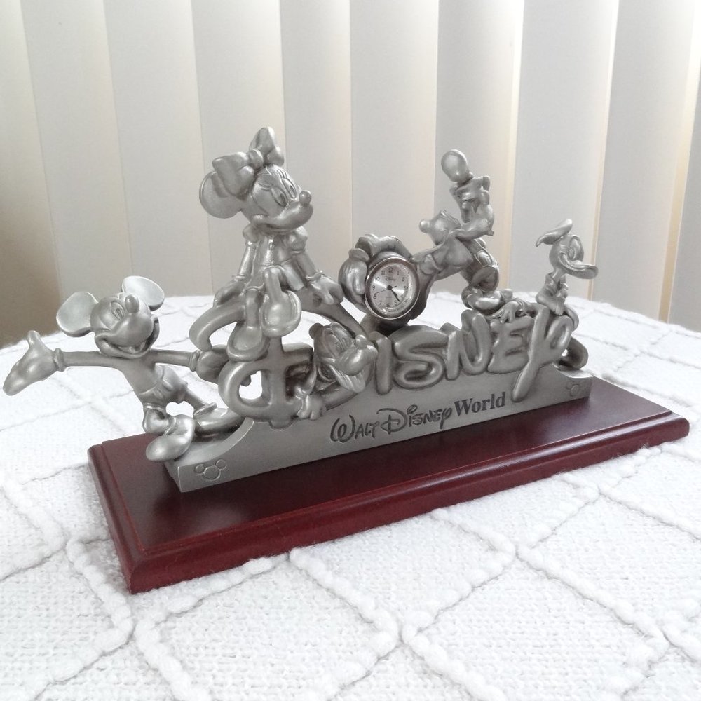 WDW ~ Family Clock ~ LE 475 / 3000 ~ NWOT